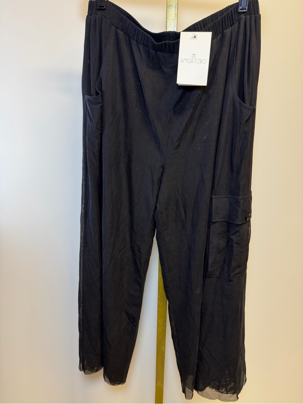 NWT AMELIA TORO Black Women's Relaxed Cropped Pants